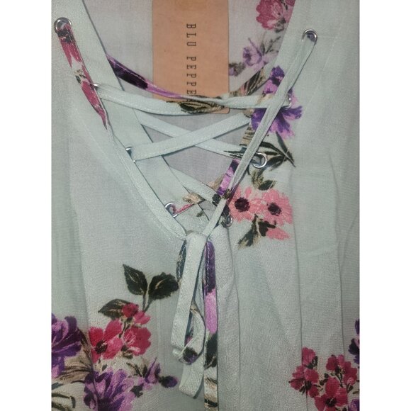 Blu Pepper Floral Tunic Top W/ Lace-Up Neckline & Ruffle Hem Light Blue Medium - Picture 8 of 10